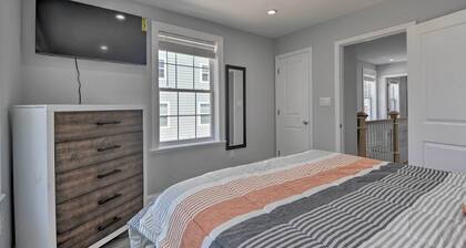 6 Mi to Ivy City: Guesthouse w/ Fire Pit in DC!