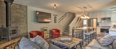 Apartment (3 Bedrooms) | Front of property