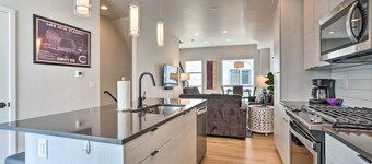 Trendy Denver Townhome - Walk to Mile High Stadium