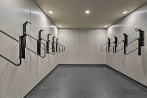Apartment (1 Bedroom) | Interior