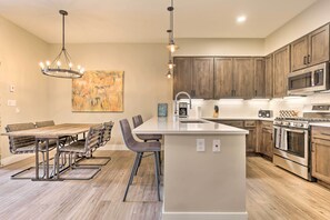 Apartment (1 Bedroom) | Interior