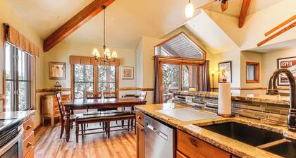 Walk to Shuttle, Lift & Main St! Breck Ski Base