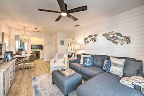 Apartment (2 Bedrooms) | Front of property - PCB Condo Rental w/ Pool Access, Steps to Beach! (Panama City Beach)