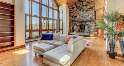 Peaceful Mountian Oasis: Firepit, Hot Tub, Sauna!