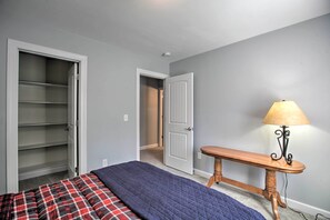 Interior - Spacious Wintergreen Resort Home w/ Hot Tub! (Nellysford)