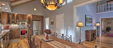 House (4 Bedrooms) | Interior