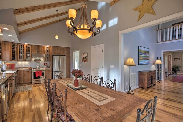 Interior - Spacious Wintergreen Resort Home w/ Hot Tub! (Nellysford)