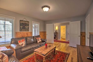 House (4 Bedrooms) | Interior