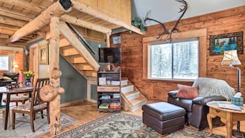 House (2 Bedrooms) | Living area