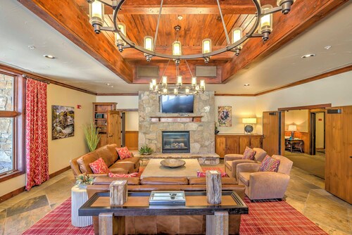 Walk to Ski Slopes & Main St: Cozy Breck Condo!