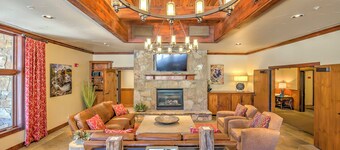 Walk to Ski Slopes & Main St: Cozy Breck Condo!