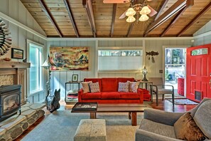 Interior - Redwoods Cabin w/ Hot Tub: Walk to Russian River! (Guerneville)