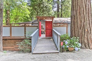 Interior - Redwoods Cabin w/ Hot Tub: Walk to Russian River! (Guerneville)
