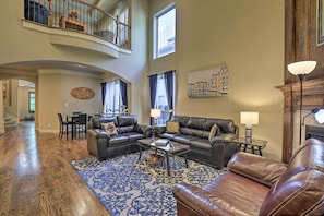 TV, fireplace - Chic Family-friendly Home in Irving w/ Yard! (Irving)