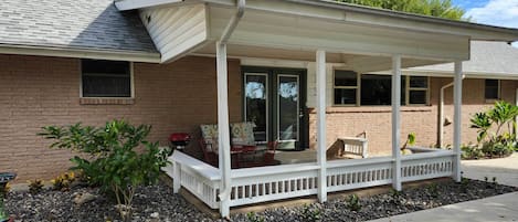 House (3 Bedrooms) | Front of property