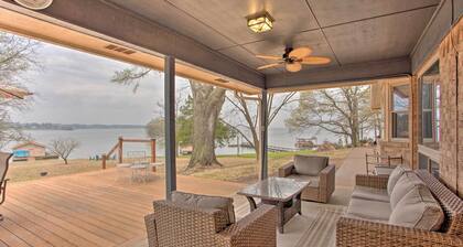 Roomy Texas Lake Retreat w/ Private Boat Ramp
