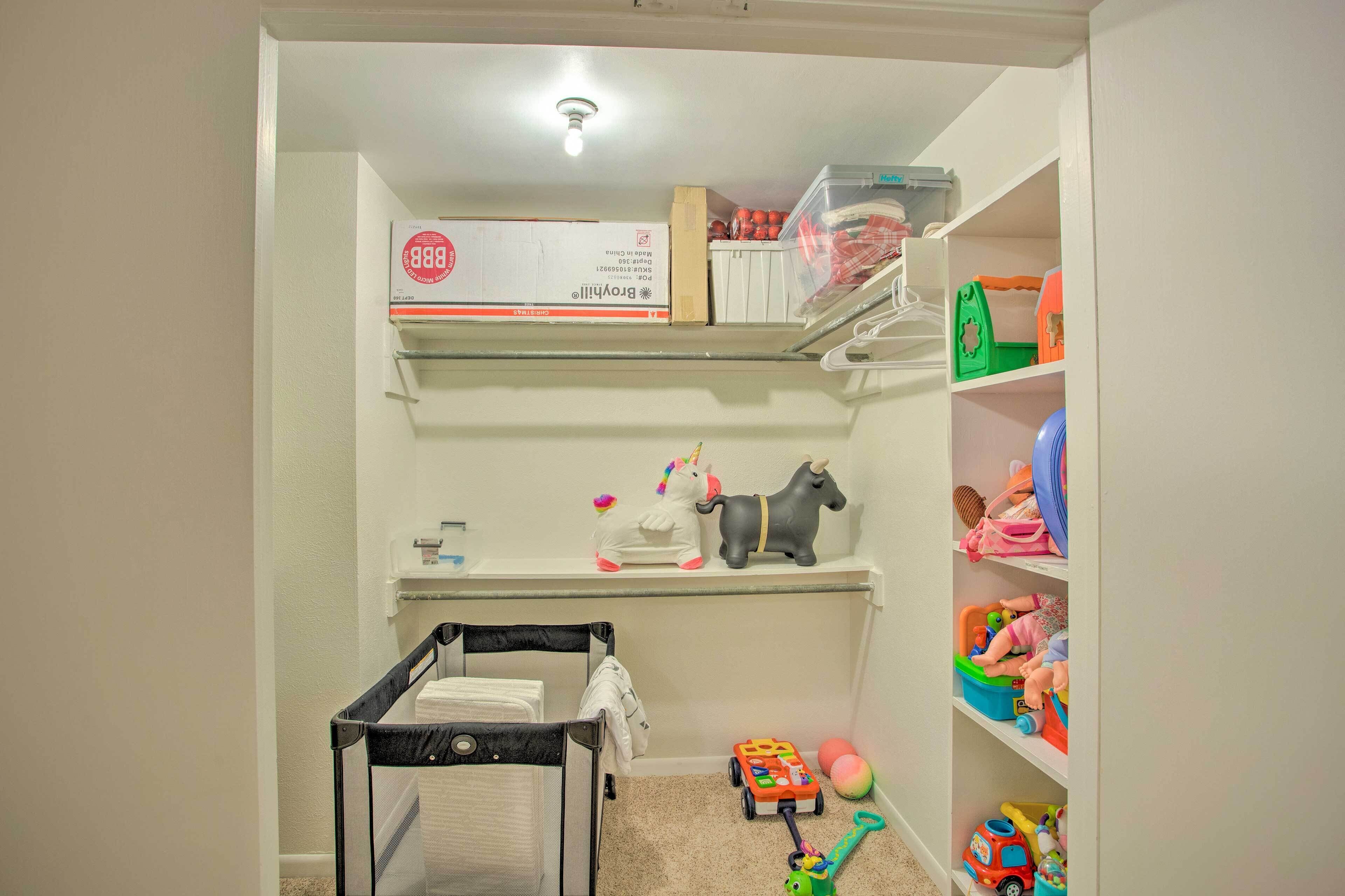 House (5 Bedrooms) | Interior