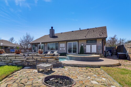 Hot Tub, Pool, & Fire Pit: Gorgeous Hutto Home