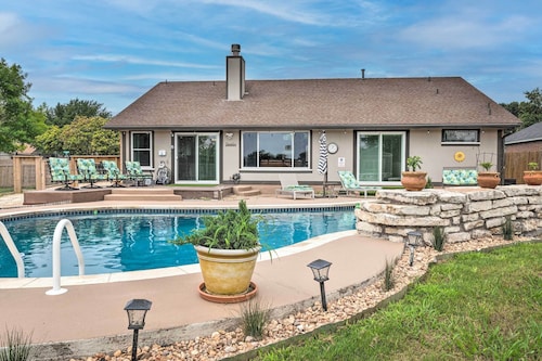 Hot Tub, Pool, & Fire Pit: Gorgeous Hutto Home
