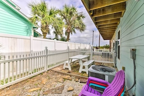 Interior - Near Port Aransas Beach: Condo w/ Pool Access (Port Aransas)