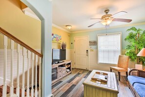 Interior - Near Port Aransas Beach: Condo w/ Pool Access (Port Aransas)