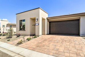 House (2 Bedrooms) | Interior - Resort Pool & Hot Tub: 55+ Indio Desert Oasis (Indio)