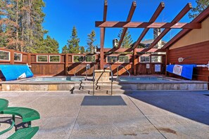 Apartment (2 Bedrooms) | Interior - Breck Townhome w/ Balcony: Walk to Ski Lifts! (Breckenridge)