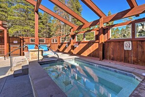 Apartment (2 Bedrooms) | Interior - Breck Townhome w/ Balcony: Walk to Ski Lifts! (Breckenridge)