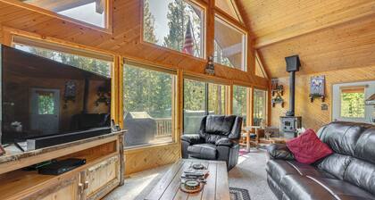 2 Mi to Rocky Mountain Nat'l Park: Cabin w/ Views