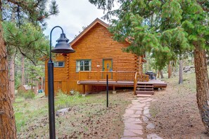 House (3 Bedrooms) | Interior - Picturesque Log Cabin in Estes Park: 9 Mi. to Rmnp (Estes Park)