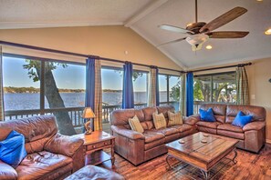 Interior - Dock & Fire Pit: Waterfront Cedar Creek Lake Home (Kemp)