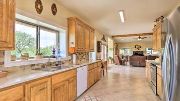 House (2 Bedrooms) | Bahagian dalam