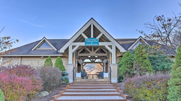 A building with a sign reading "Northbridge Al Camelback Community Pool Recreation Center." - Pocono Retreat, 1 Mi to State Park & Ski Access! (Tannersville)