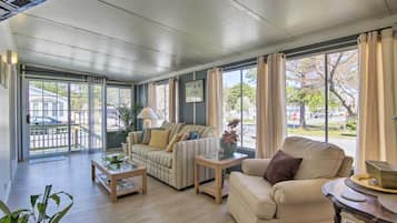 House (2 Bedrooms) | Front of property