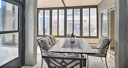 Elegant FL Condo w/ Pool: Walk to Madeira Beach!