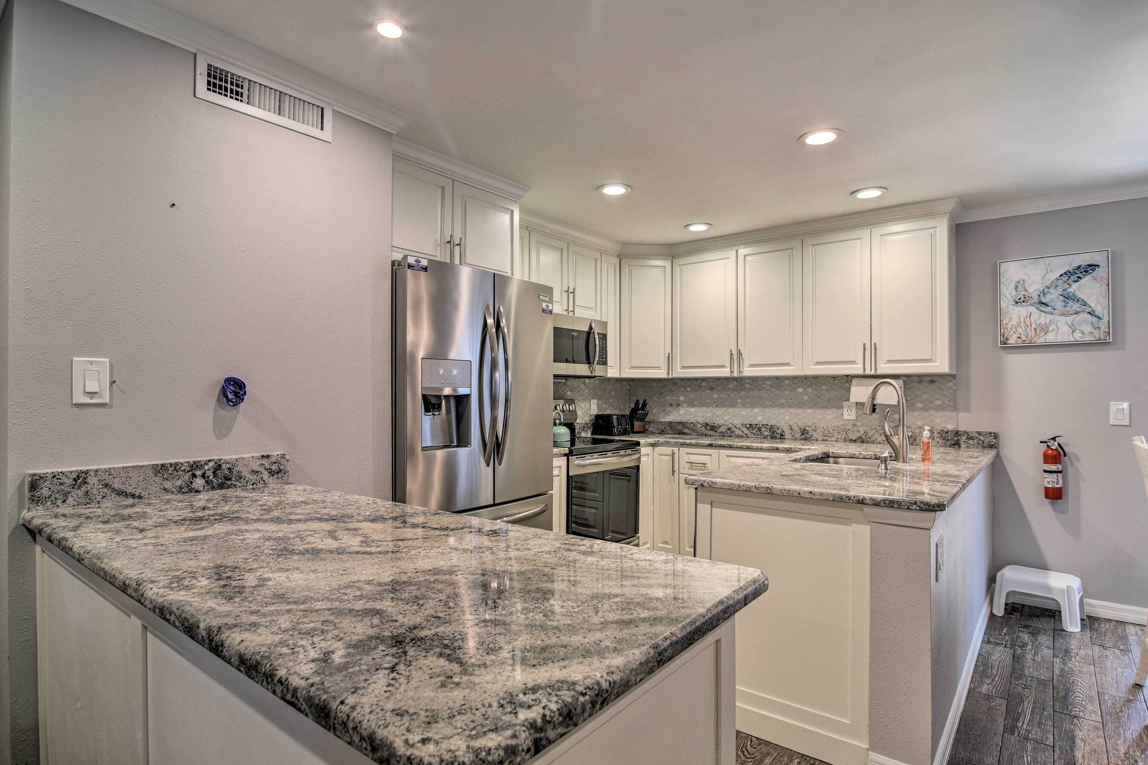 Apartment (2 Bedrooms) | Private kitchen | Microwave, oven, stovetop, dishwasher