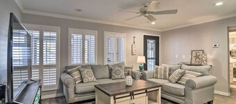 Elegant FL Condo w/ Pool: Walk to Madeira Beach!