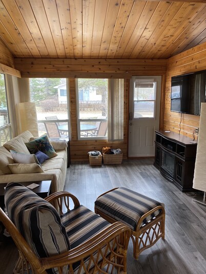 Comfy Cozy Cedar All-Season House Cabin