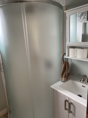 Dusche, Handtücher, Seife, Shampoo