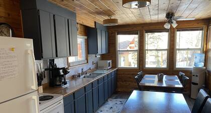 Comfy Cozy Cedar All-Season House Cabin