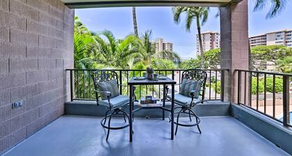Chic West Maui Condo w/ Pool - Walk to Beach!