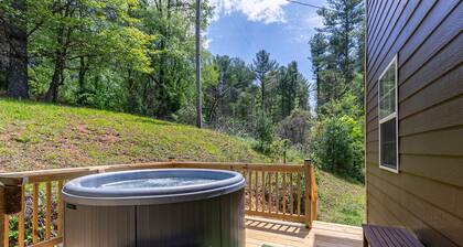 New River Overlook! 10 mins to West Jefferson, 1 mile to New River State Park