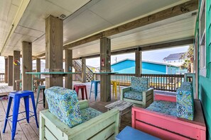Terrace/patio - Surfside Beach Home w/ Views, Steps to Shore! (Freeport)