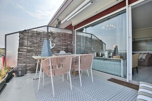 Outdoor dining - Am Kardohr 5 - Am Kardohr 5 Appartement Weitblick (Timmendorfer Strand)