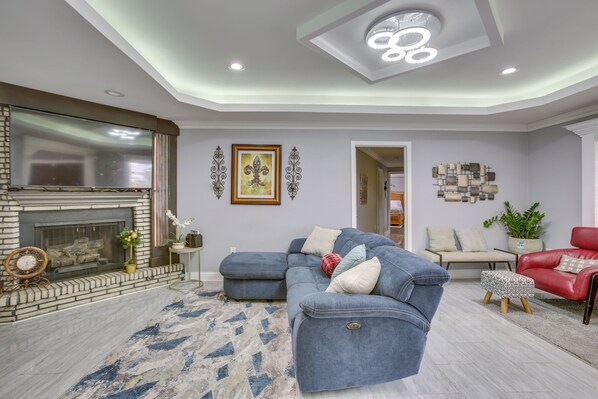 House (4 Bedrooms) | Front of property