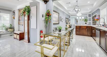11 Mi to Nola: Westwego Home w/ Sunroom!