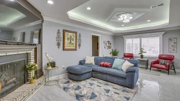 House (4 Bedrooms) | Interior