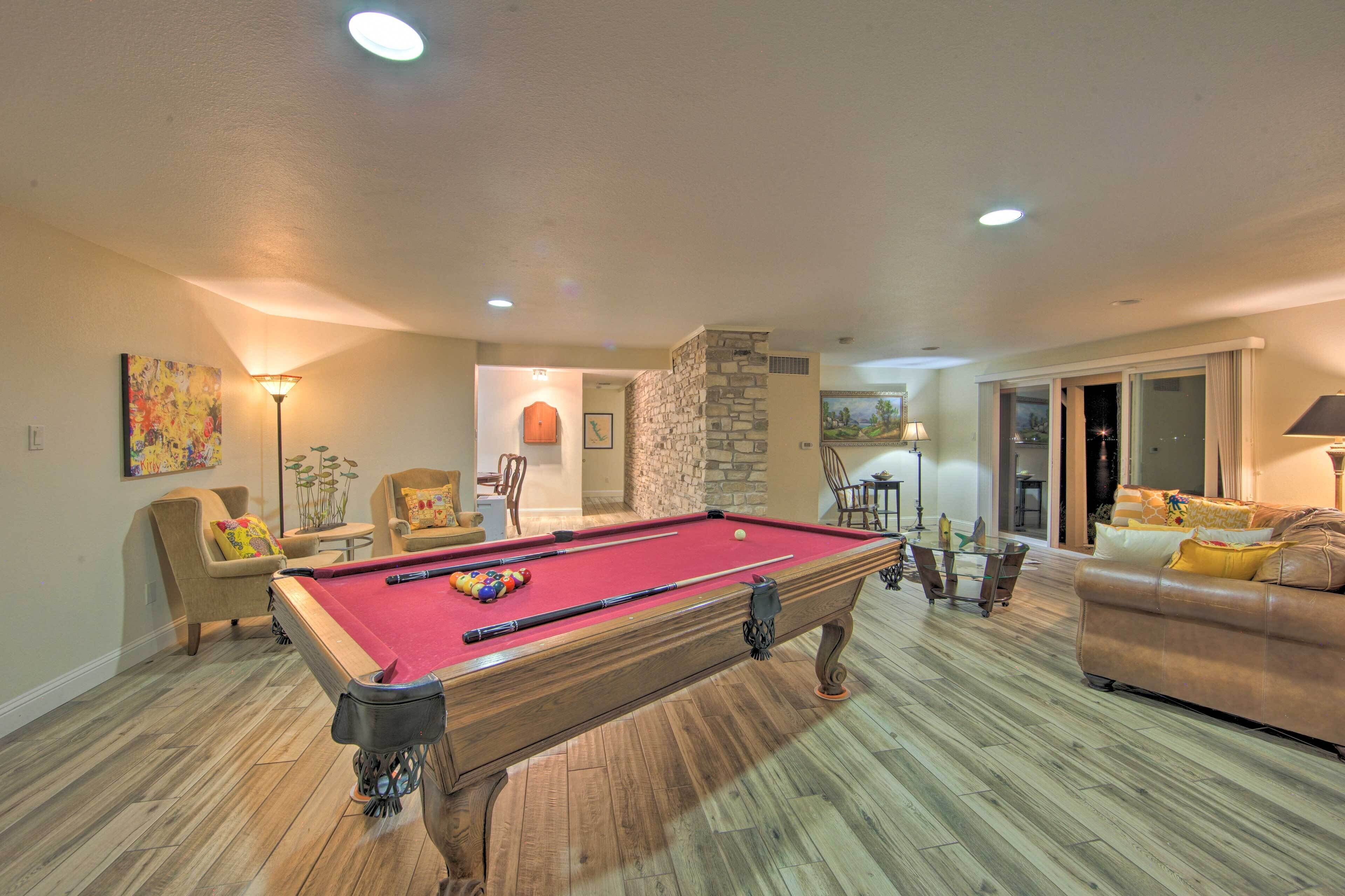 House (5 Bedrooms) | Interior