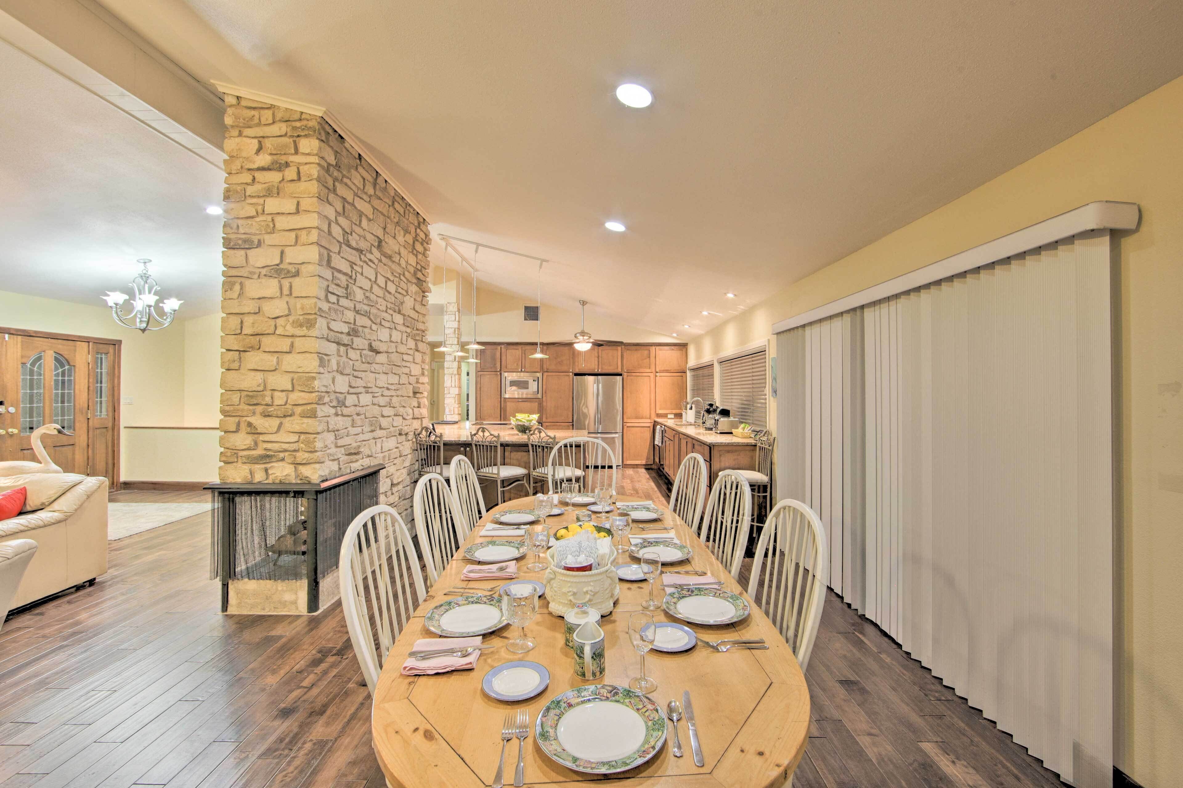 House (5 Bedrooms) | Interior