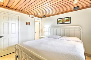 Interior - Modern Beachfront Condo w/ Pool & Beach Access! (South Padre Island)